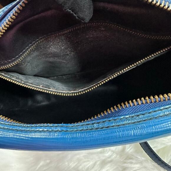 Authentic Louis Vuitton Epi Jeune Fille Leather Crossbody Shoulder Bag - Picture 15 of 15